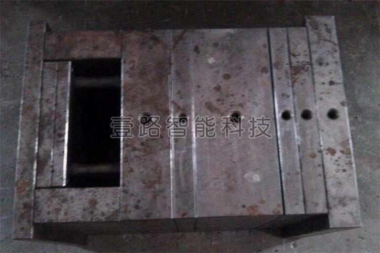 在塑膠模具生產(chǎn)加工這一方面，尤其是在準(zhǔn)備設(shè)計(jì)階段，在這里首先要確定的就是我們要選擇什么樣的注塑零部件再接受設(shè)計(jì)